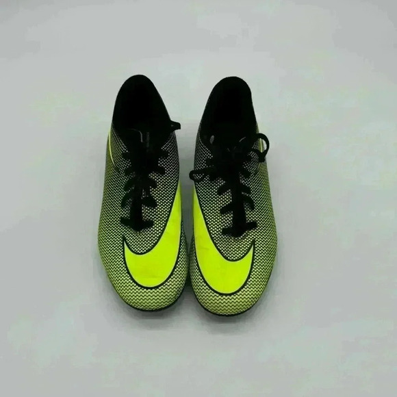 Nike Cleats Kids Size 5Y Children's Sports Neon Volt Green Shoes Youth - Picture 2 of 4